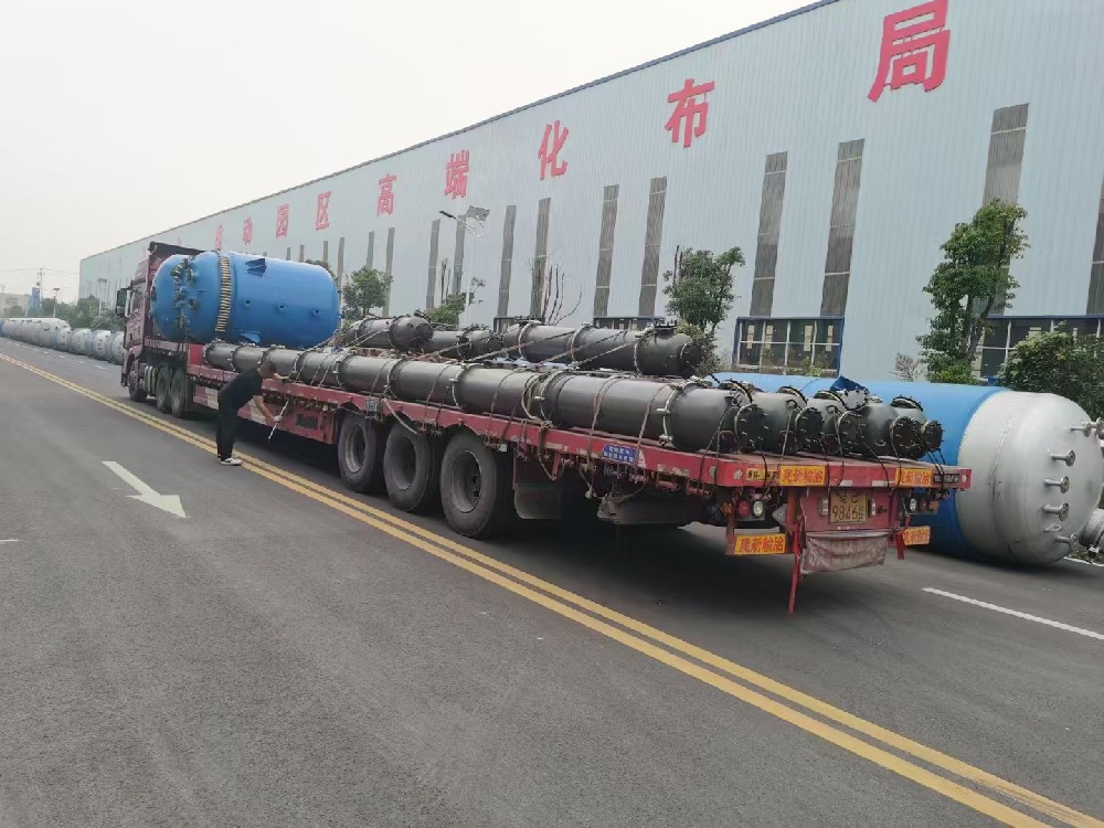 搪瓷反应釜，搪瓷管道发货现场